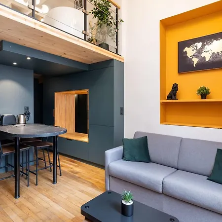 شقة Urban Escape Loft With Balcony & Jacuzzi Near The Opera ليون