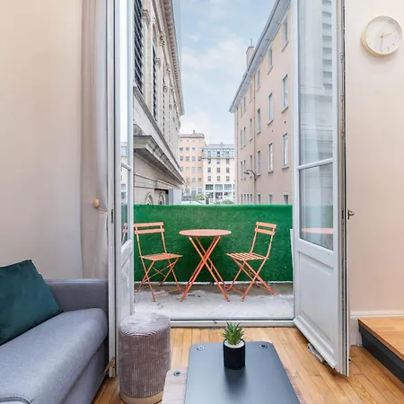 Urban Escape Loft With Balcony & Jacuzzi Near The Opera ليون