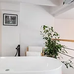 Urban Escape Loft With Balcony & Jacuzzi Near The Opera Lejlighed Lyon
