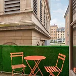 Urban Escape Loft With Balcony & Jacuzzi Near The Opera