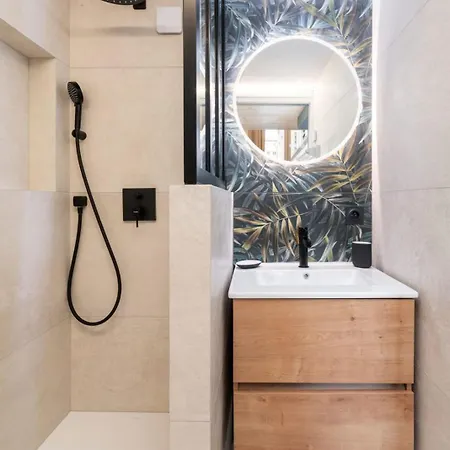 Urban Escape Loft With Balcony & Jacuzzi Near The Opera