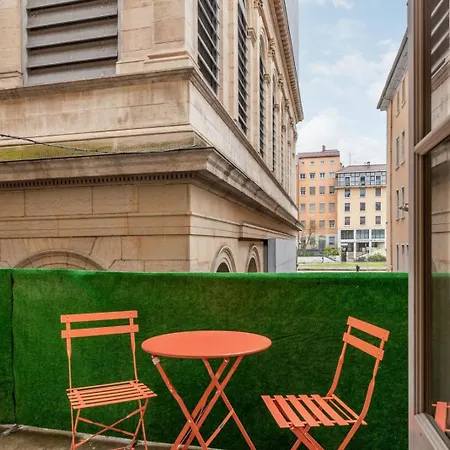 Urban Escape Loft With Balcony & Jacuzzi Near The Opera